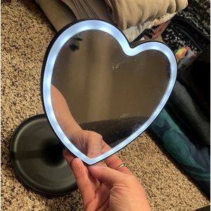 Light up makeup mirror 🖤